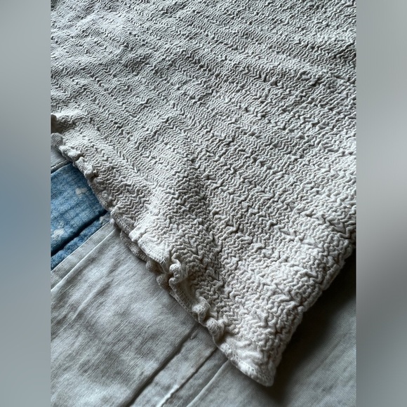 Brandy Melville Womens Cream Cropped Smocked Tank Top Ruched Ruffle Bow Small - Picture 3 of 9